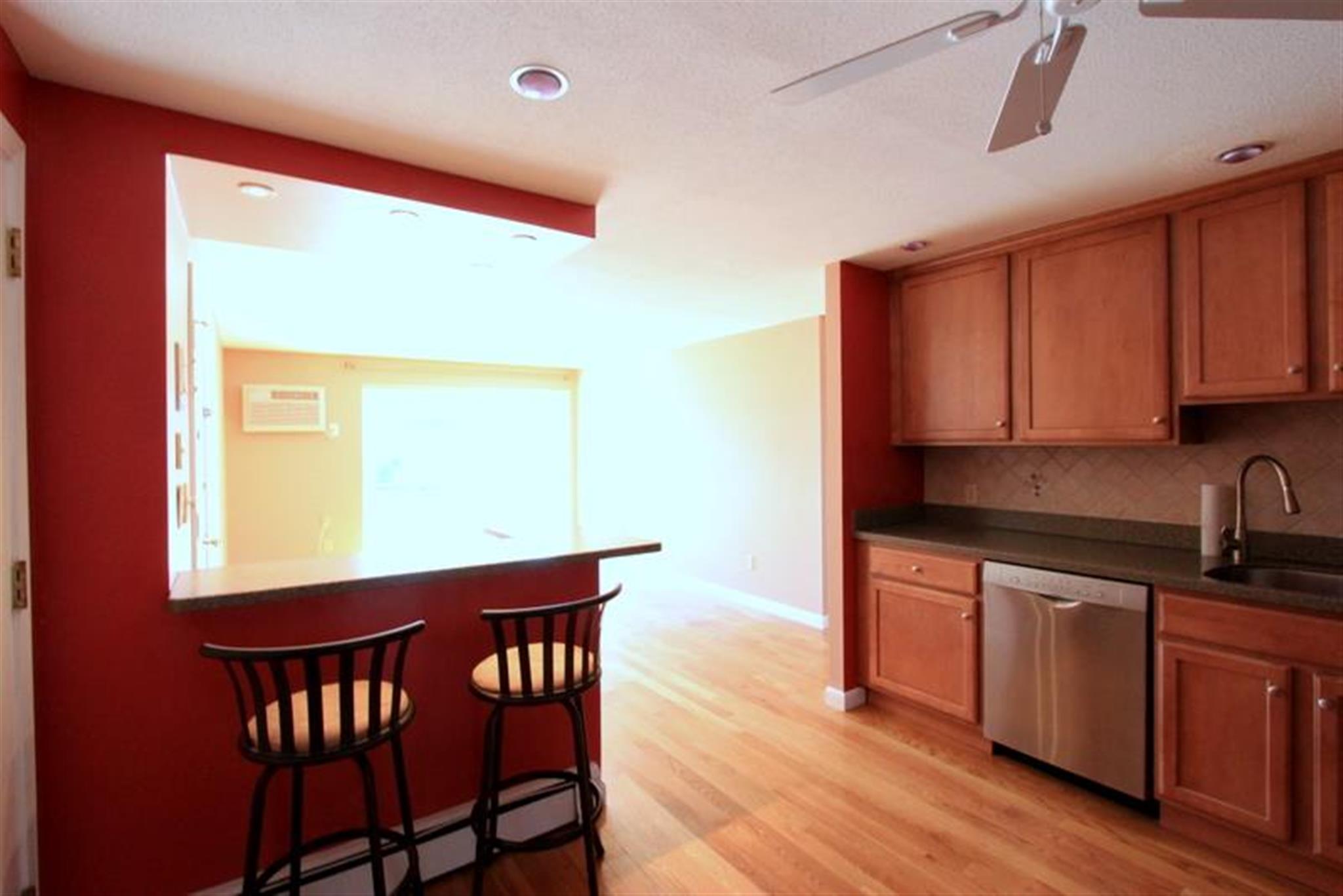 2 bed, 1 bath apartment for rent at 37 South St Unit 8, Medford — photo 3 of 24