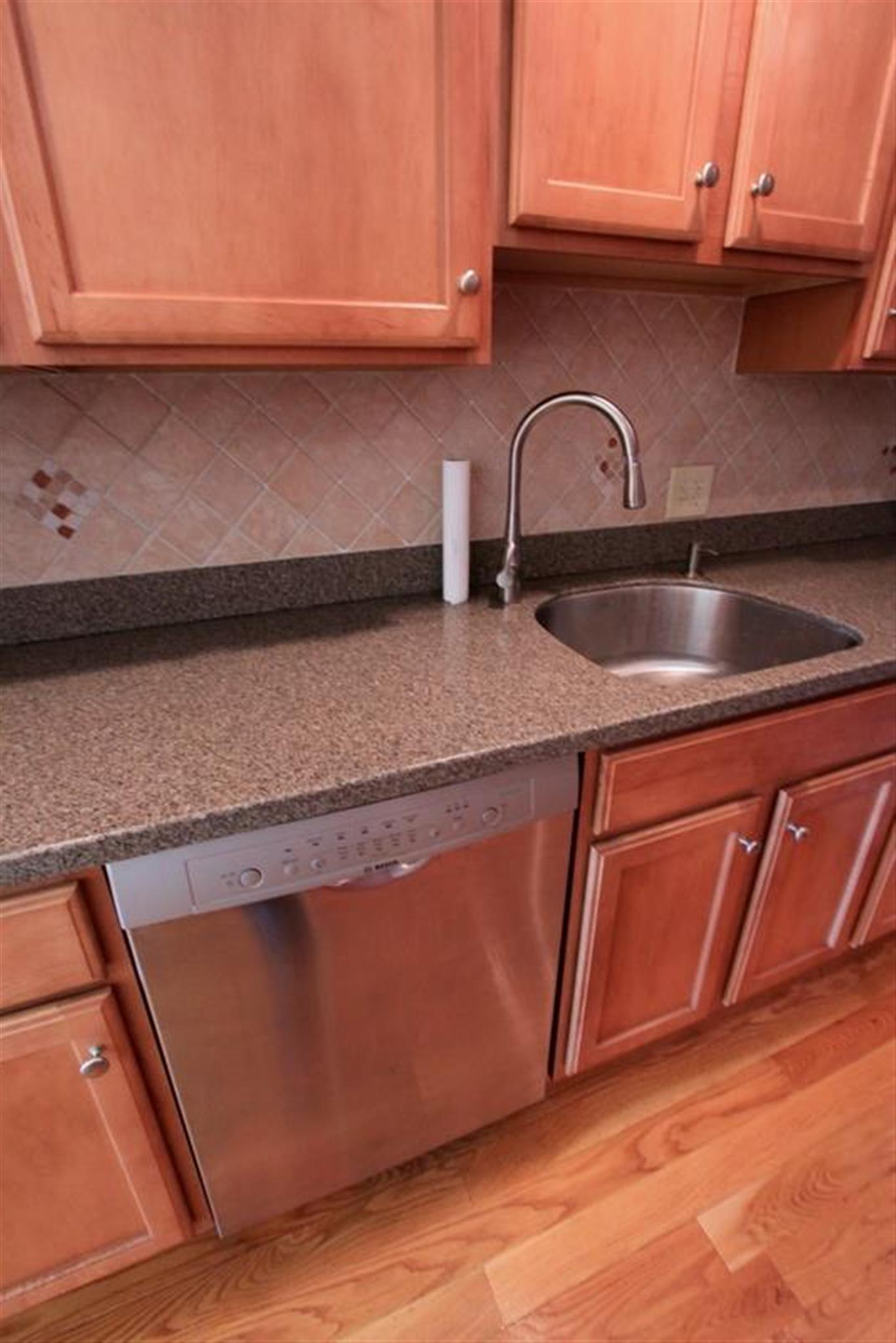 2 bed, 1 bath apartment for rent at 37 South St Unit 8, Medford — photo 5 of 24