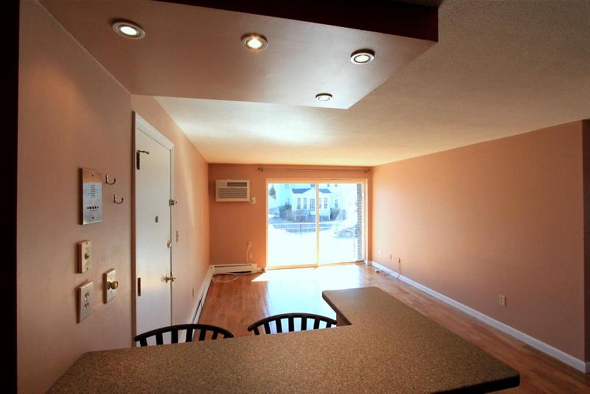 2 bed, 1 bath apartment for rent at 37 South St Unit 8, Medford — photo 8 of 24