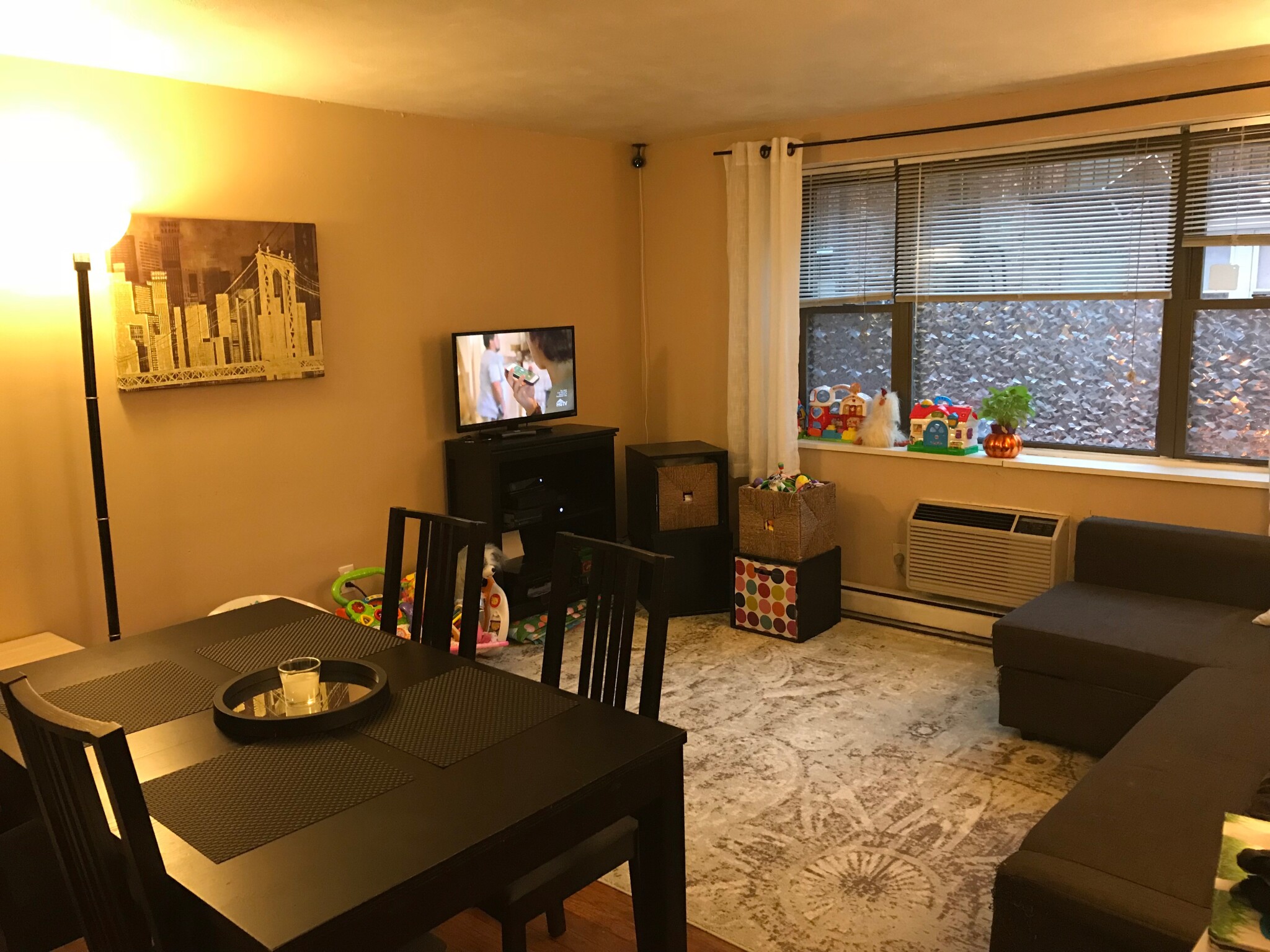 2 bed, 1 bath apartment for rent at 70 Jamaicaway Unit 11, Jamaica Plain — photo 2 of 7