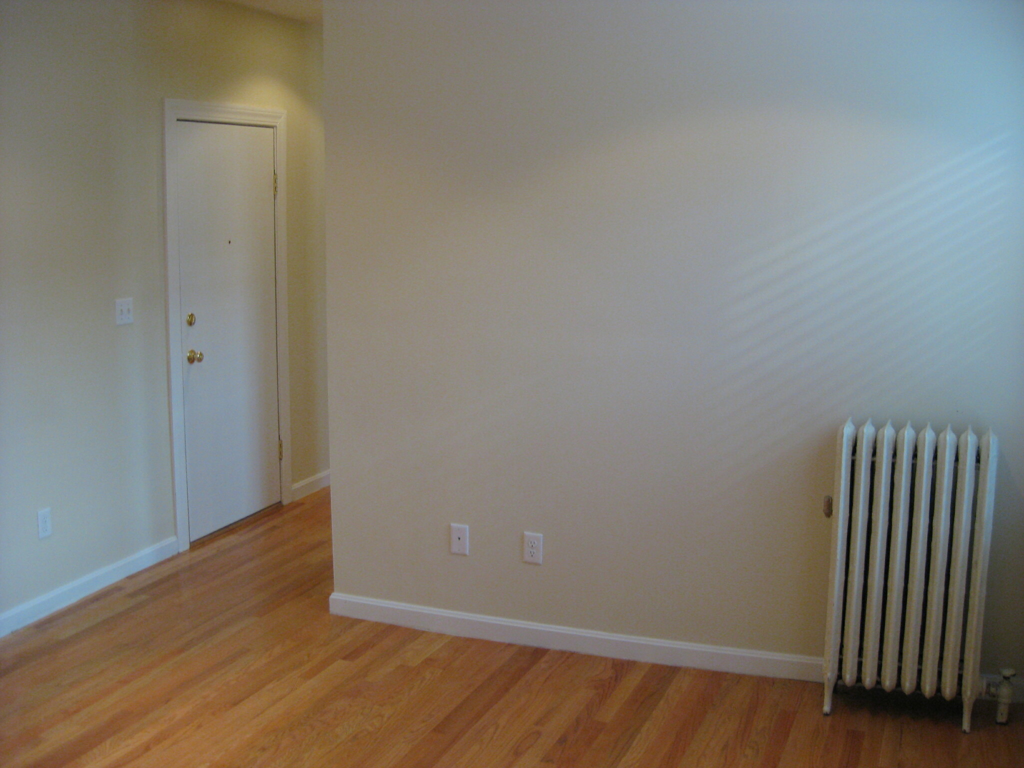 Studio bed, 1 bath apartment for rent at 63 Burbank St Unit 18, Fenway — photo 3 of 6