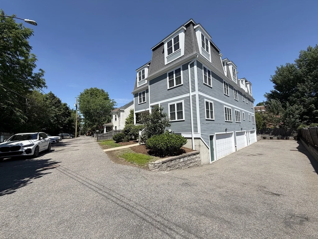18 Gilkey Ct, Watertown