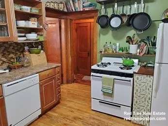 12 Saint Peter St, Jamaica Plain