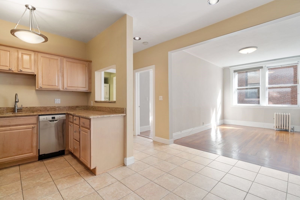 282 Newbury St, Back Bay