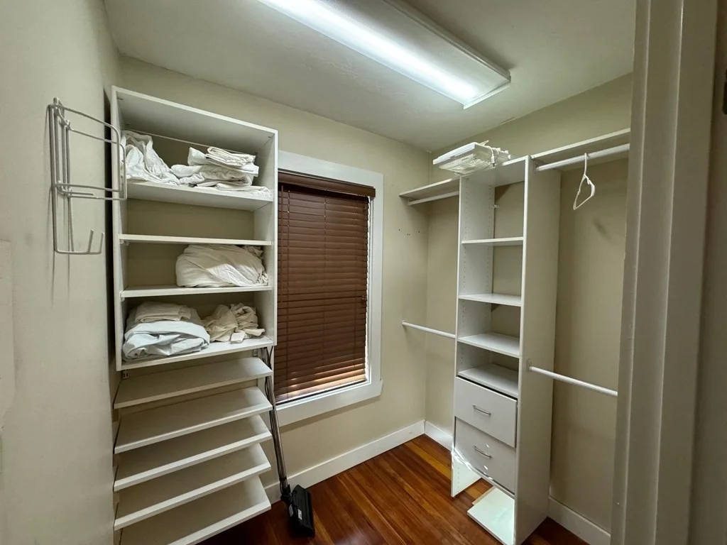 40 Sydney, Somerville