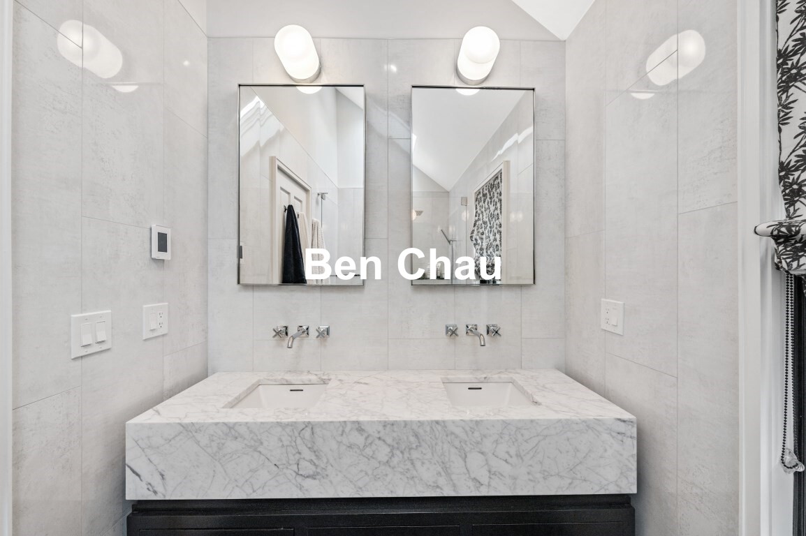 208 Windsor St, The Port