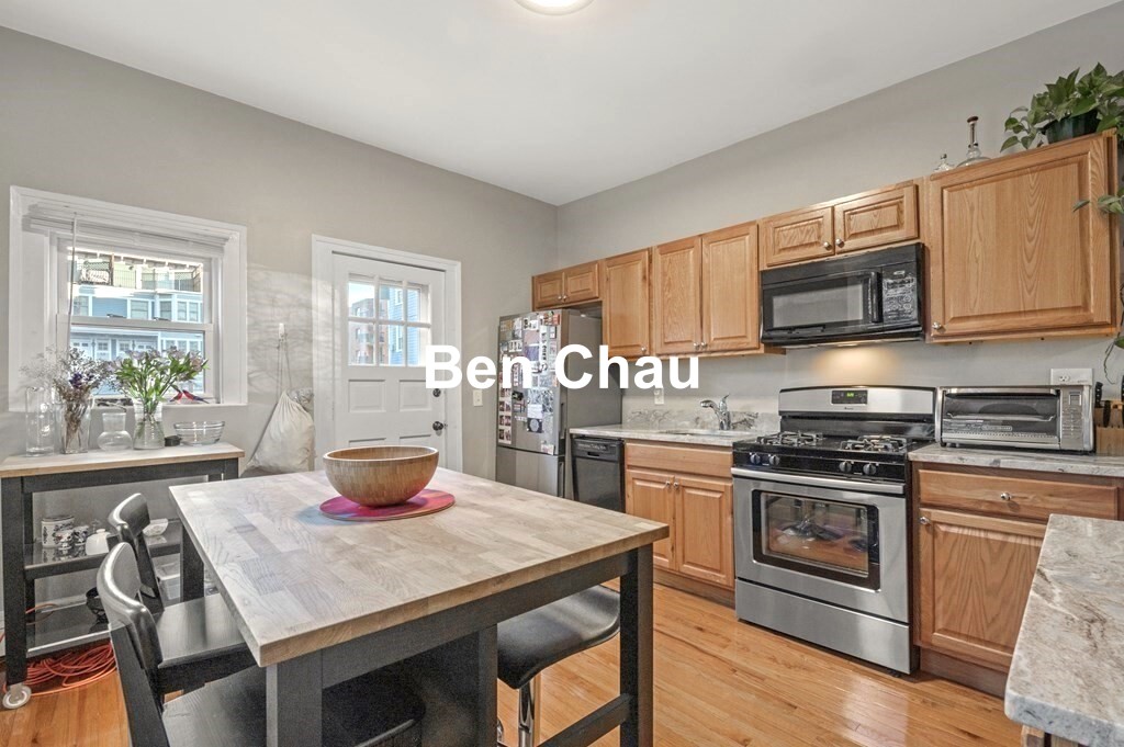 200 Banks St, Riverside