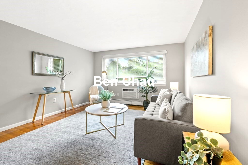 2192 Massachusetts Ave, North Cambridge