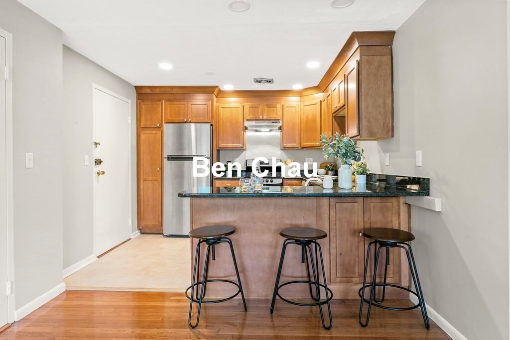 2192 Massachusetts Ave, North Cambridge