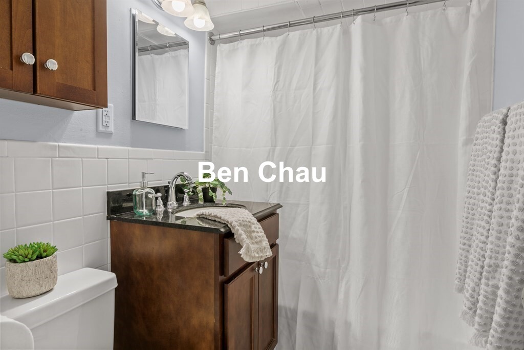 2192 Massachusetts Ave, North Cambridge