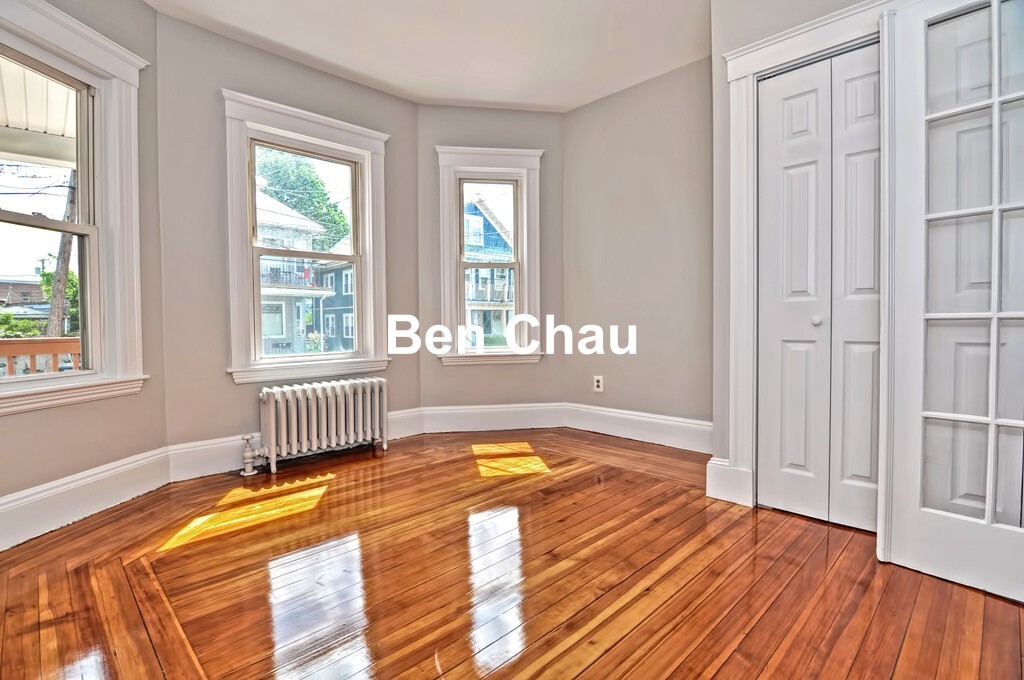 124 Pearson Rd, Tufts