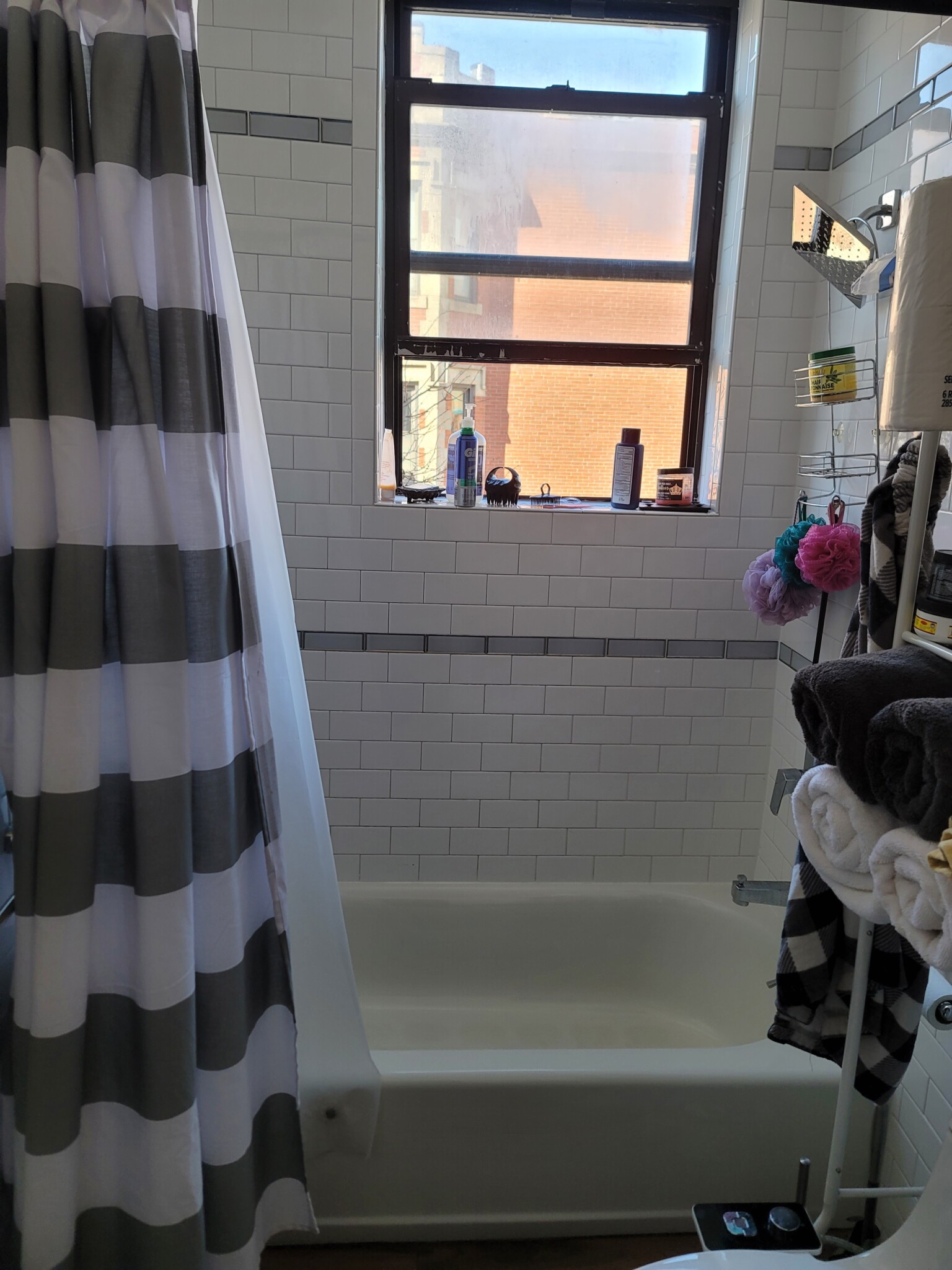 1 bed, 1 bath apartment for rent at 231 Harvard Ave Unit 5, Allston — photo 11 of 13