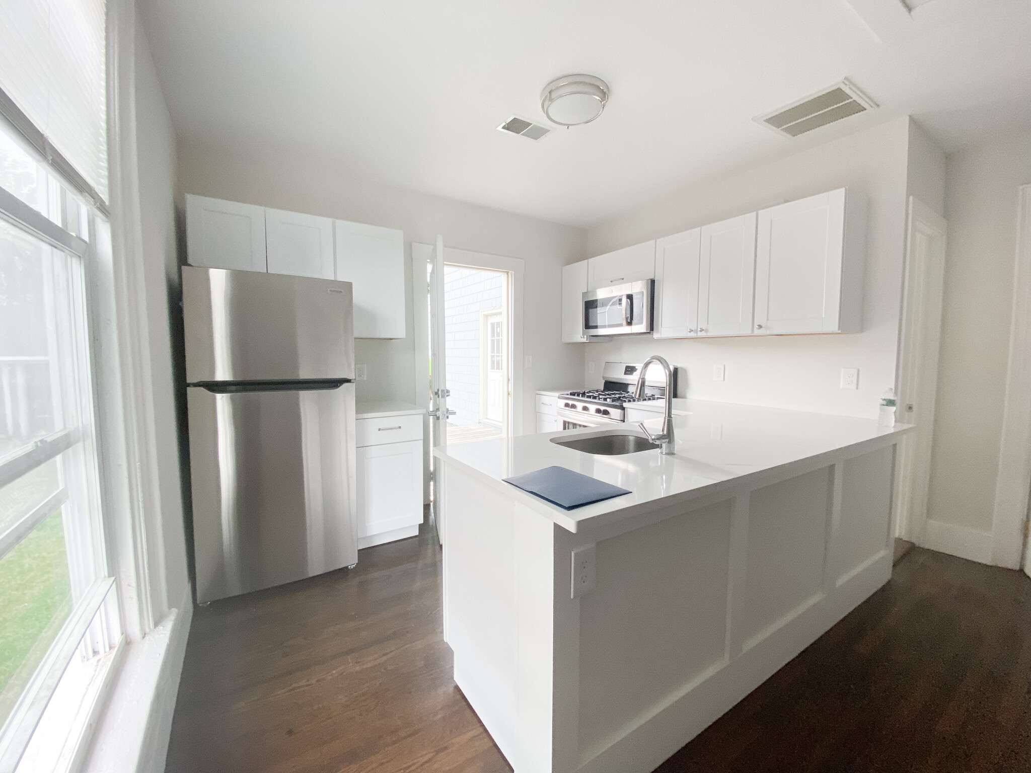 203 Atlantic St, North Quincy