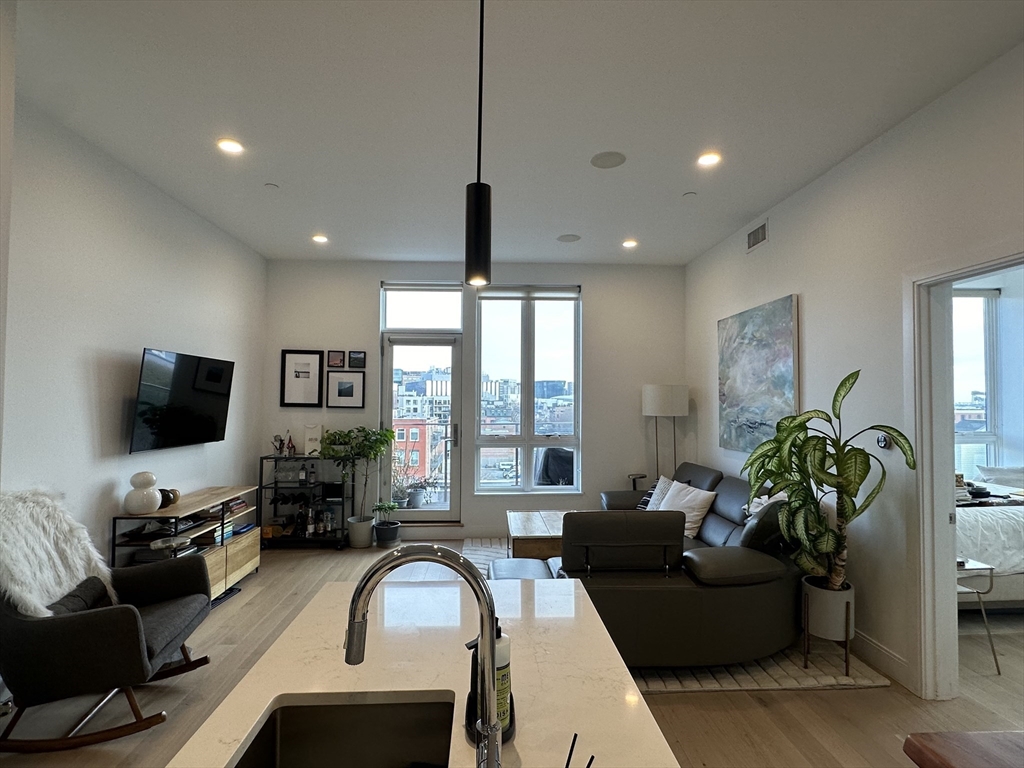 20 West Fifth St, South Boston