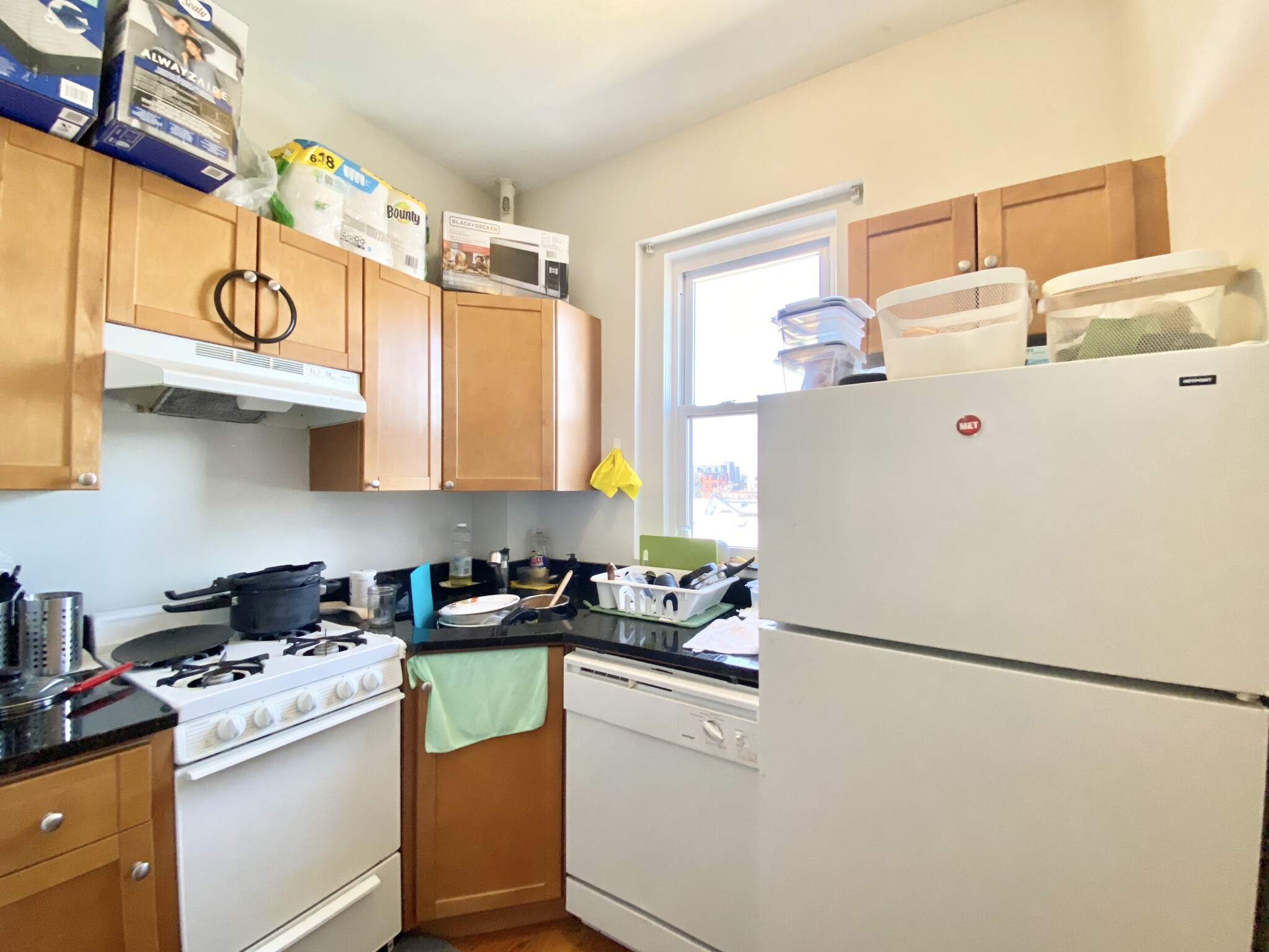 1 split bed, 1 bath apartment for rent at 1185 Commonwealth Ave Unit 22, Allston — photo 2 of 3