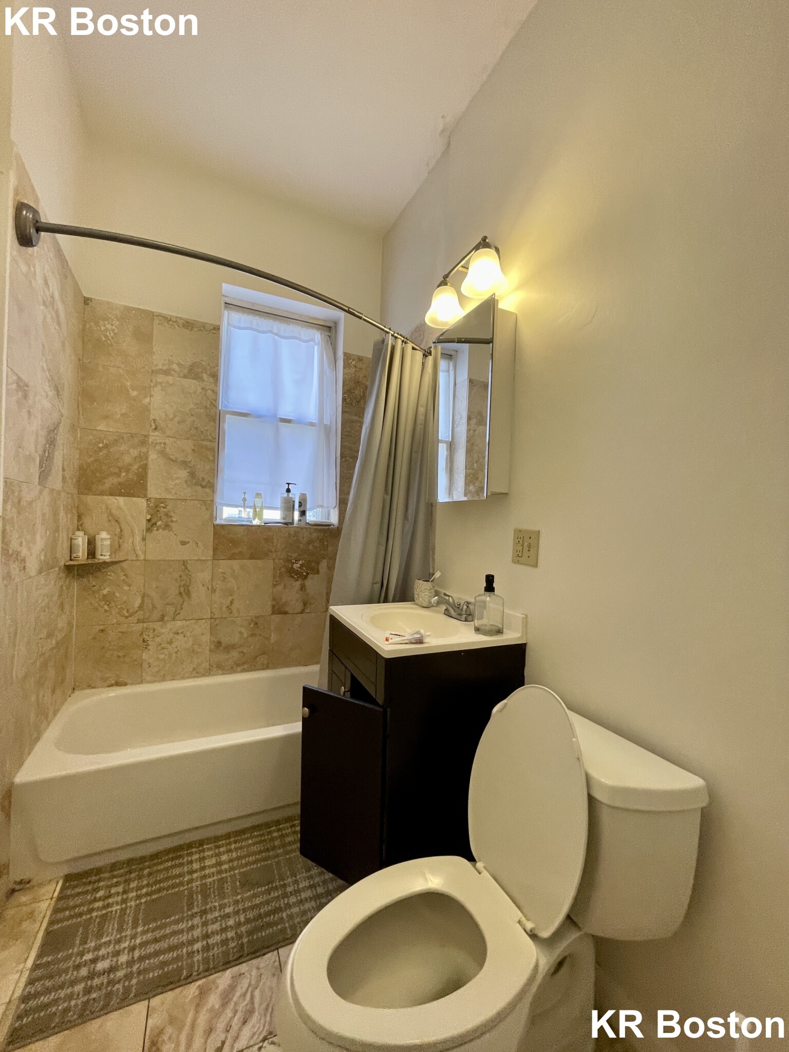 2 bed, 1 bath apartment for rent at 1185 Commonwealth Ave Unit 1, Allston — photo 3 of 3