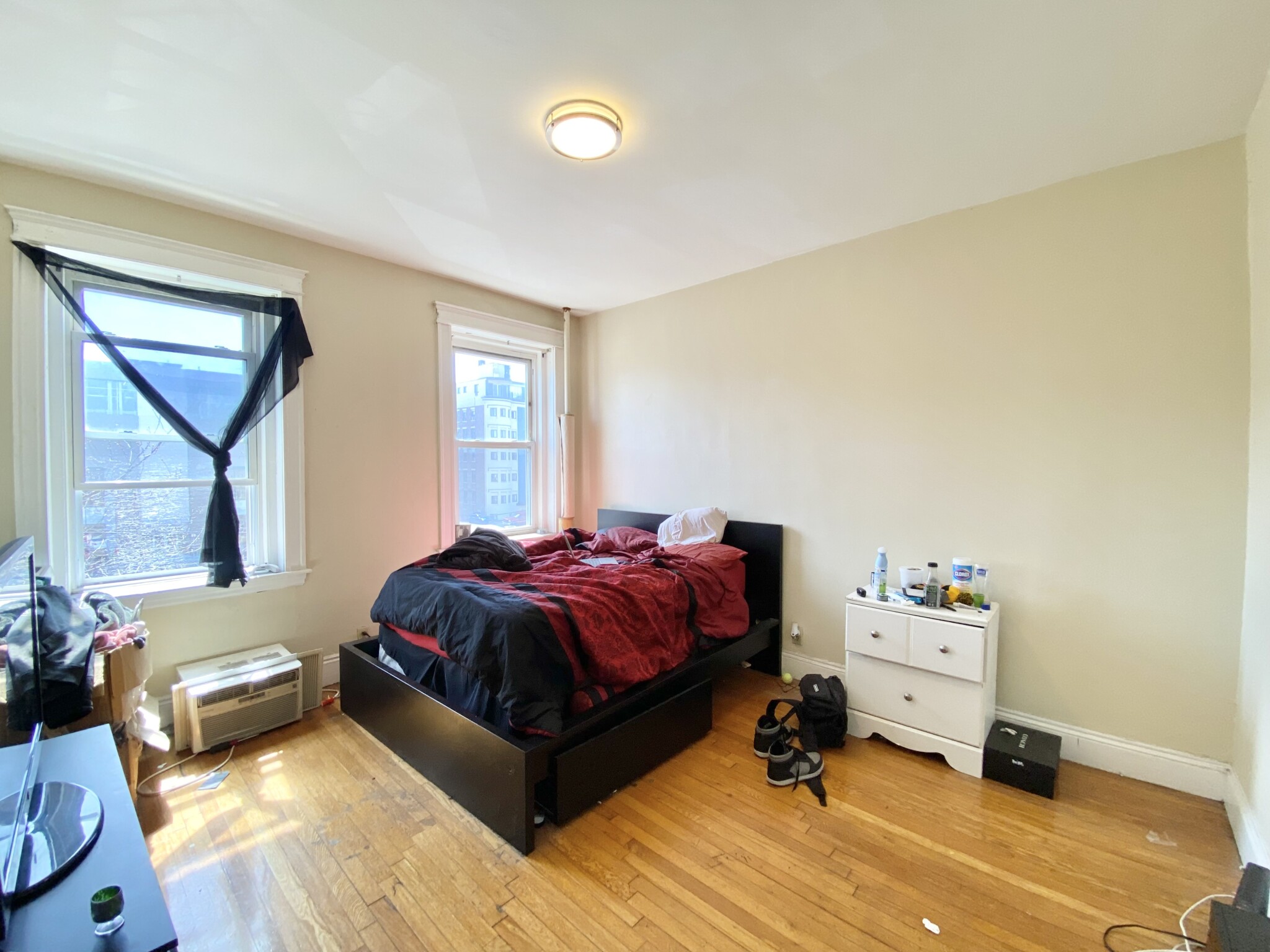 Studio bed, 1 bath apartment for rent at 1185 Commonwealth Ave Unit 12, Allston — photo 1 of 3