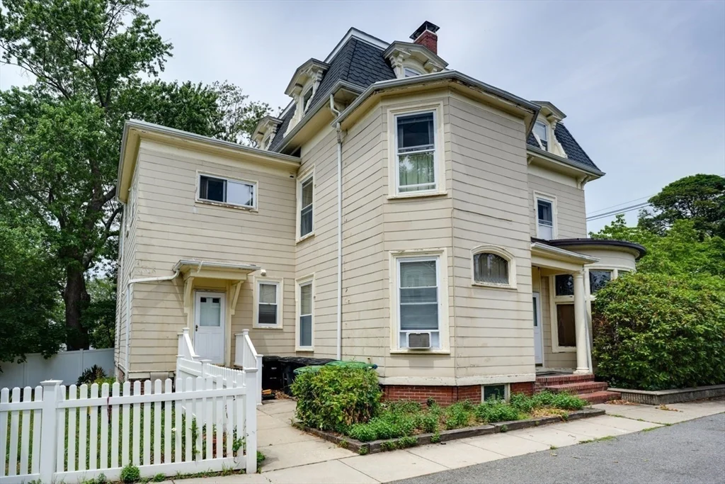 18 Summit Ave, Prospect Hill