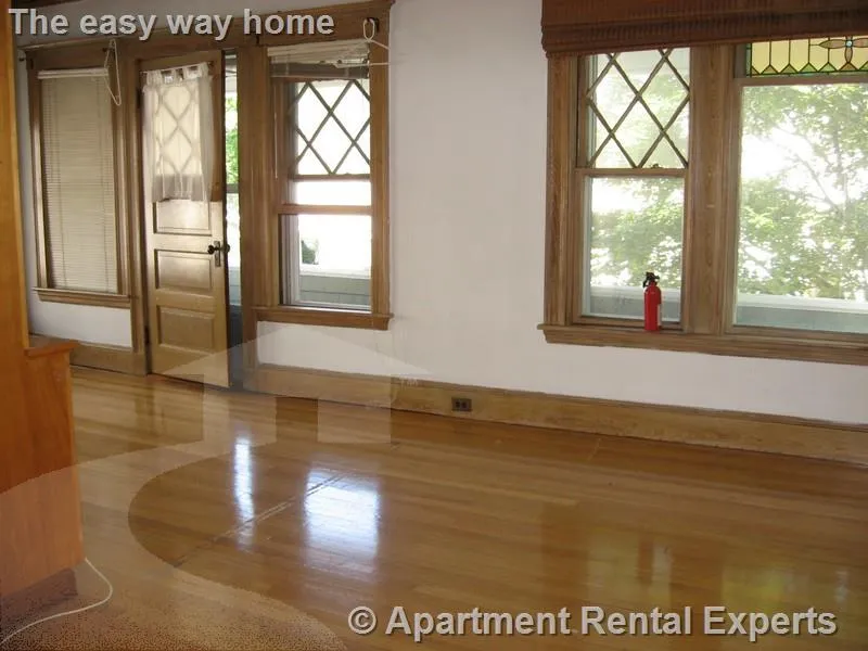 34 Leonard St, Tufts