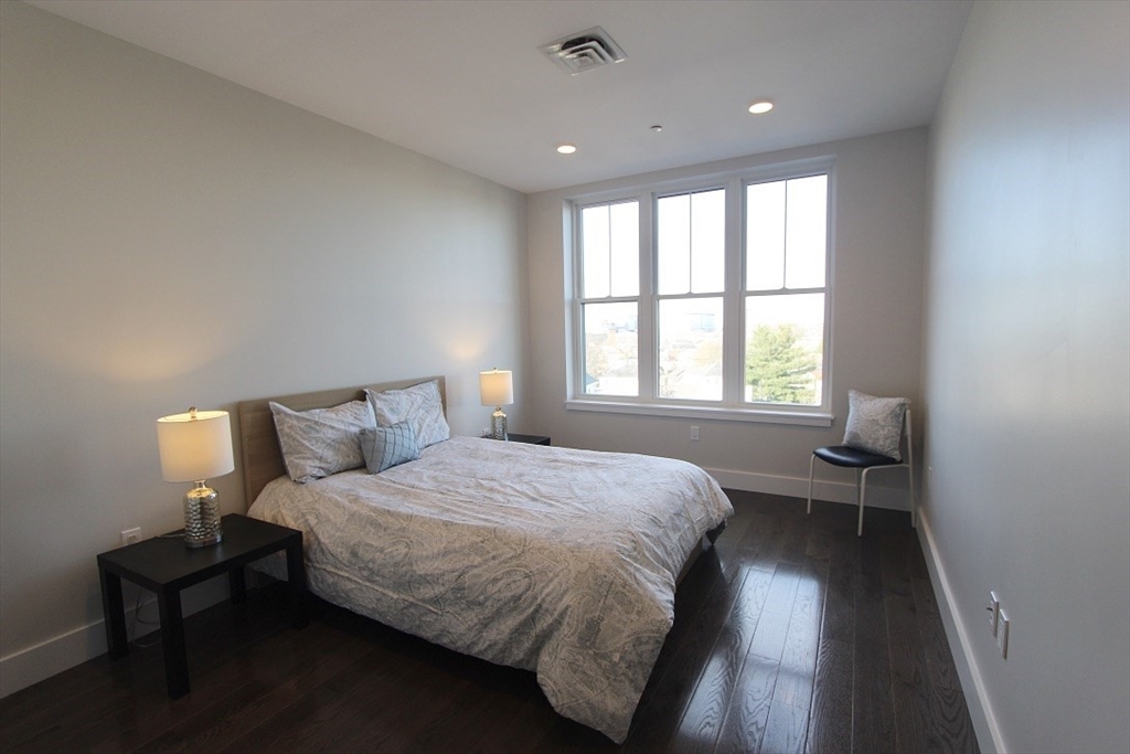 434 Mcgrath Highway, Prospect Hill