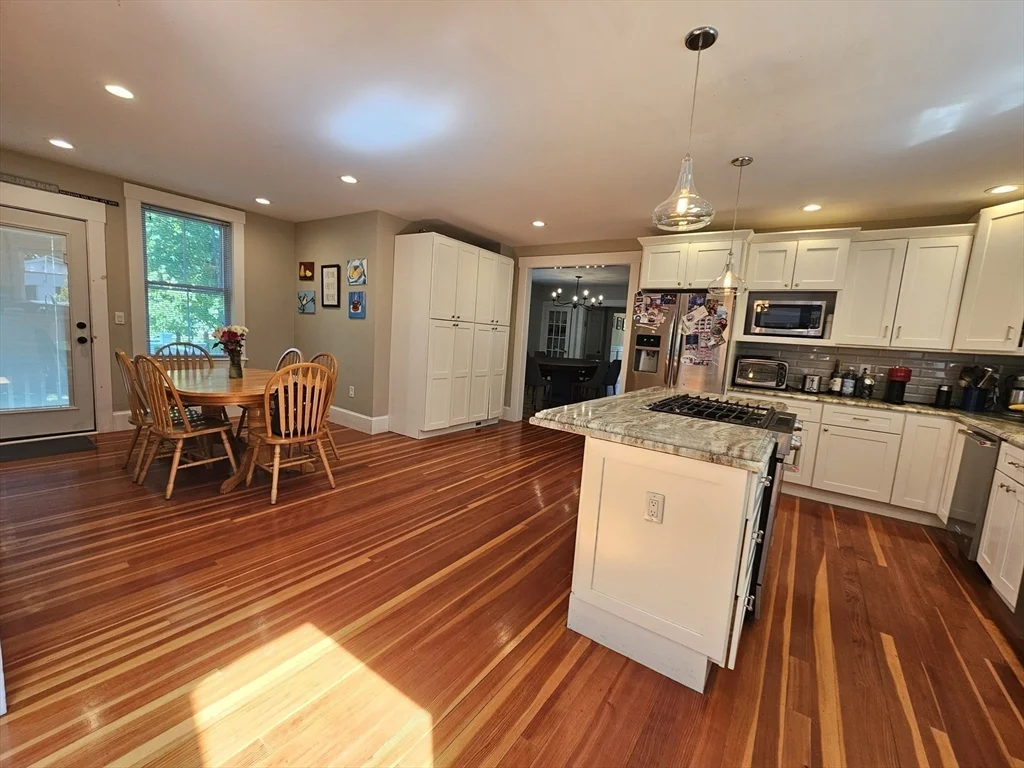 144 East St, Sharon