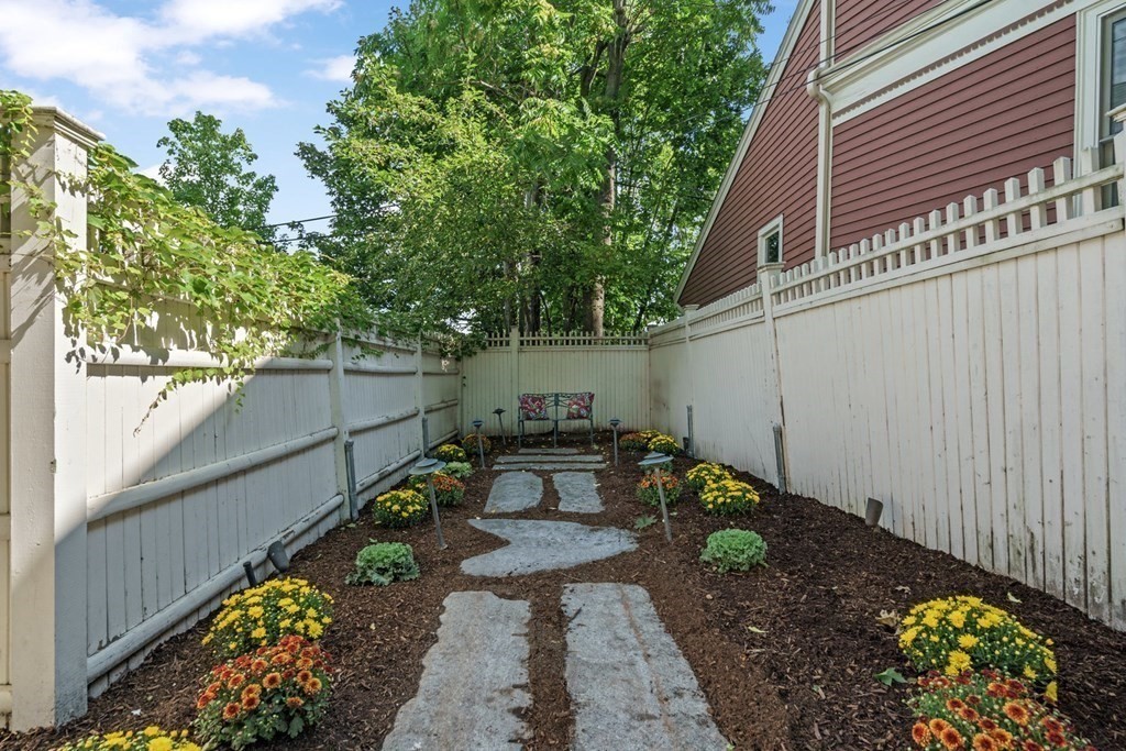 76 Putnam Ave, Cambridge