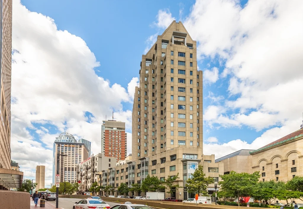1 Huntington Ave, Back Bay