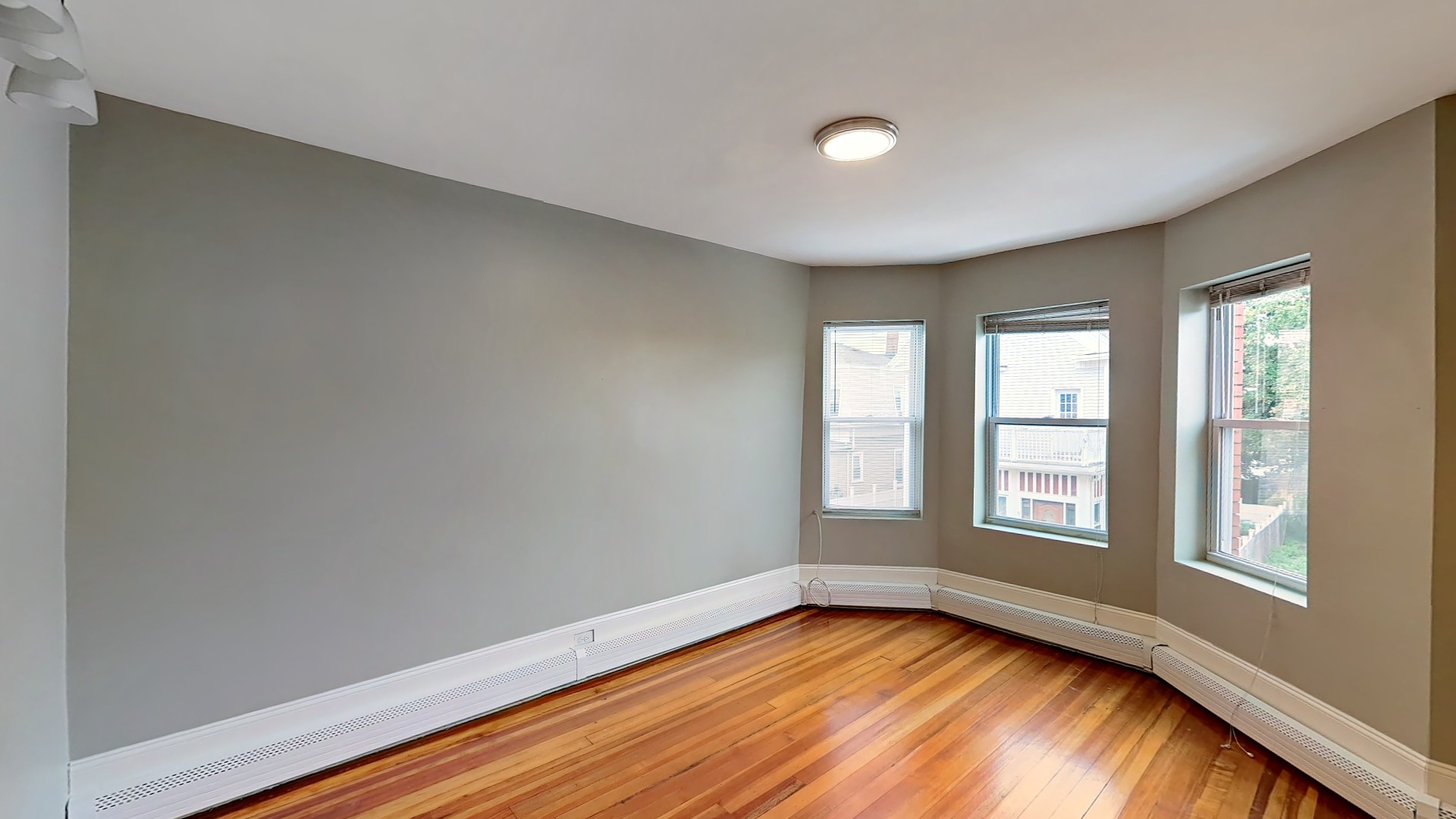 4A Weld Ave, Jamaica Plain