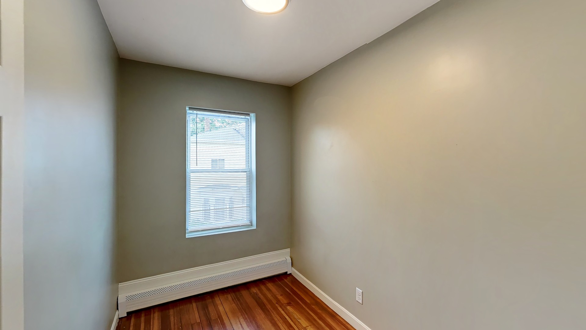 4A Weld Ave, Jamaica Plain