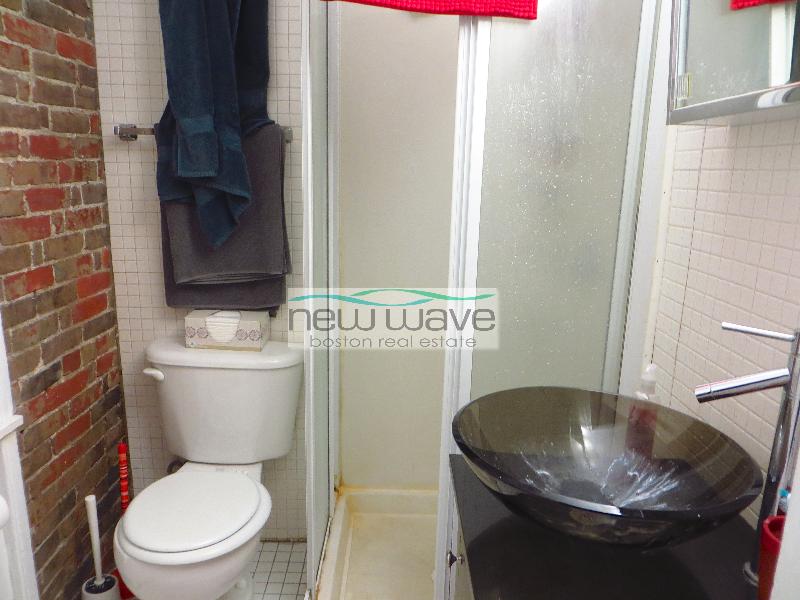 32 Irving St, Beacon Hill