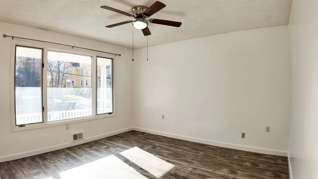 61 Thomas St, Dedham