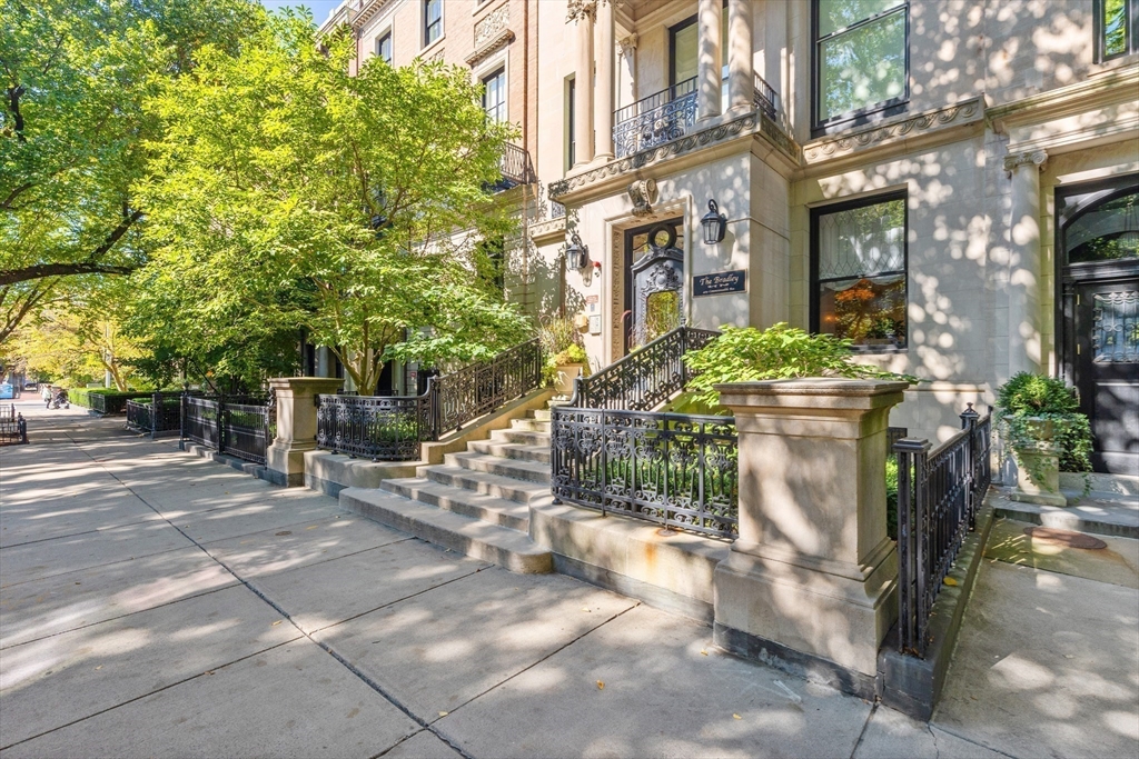 409 Commonwealth Ave, Back Bay