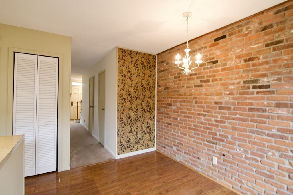 1157 Dickinson St, Forest Park