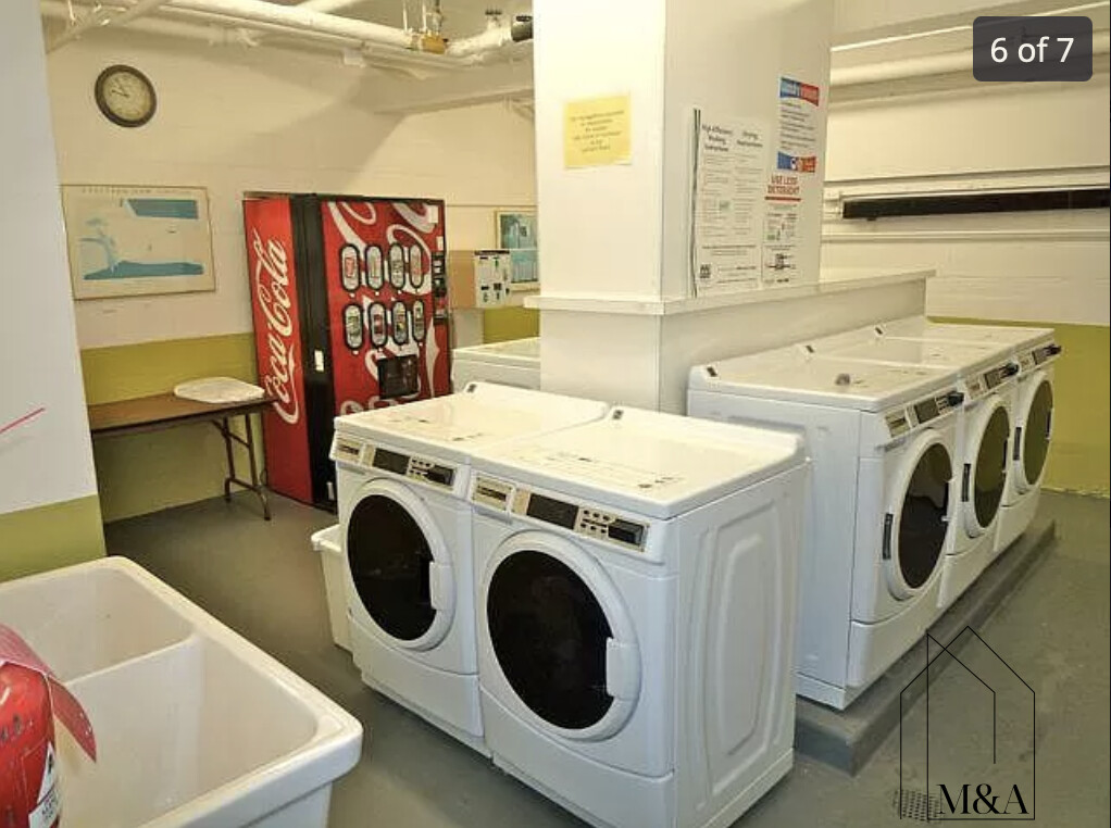 101 Monmouth St, Longwood