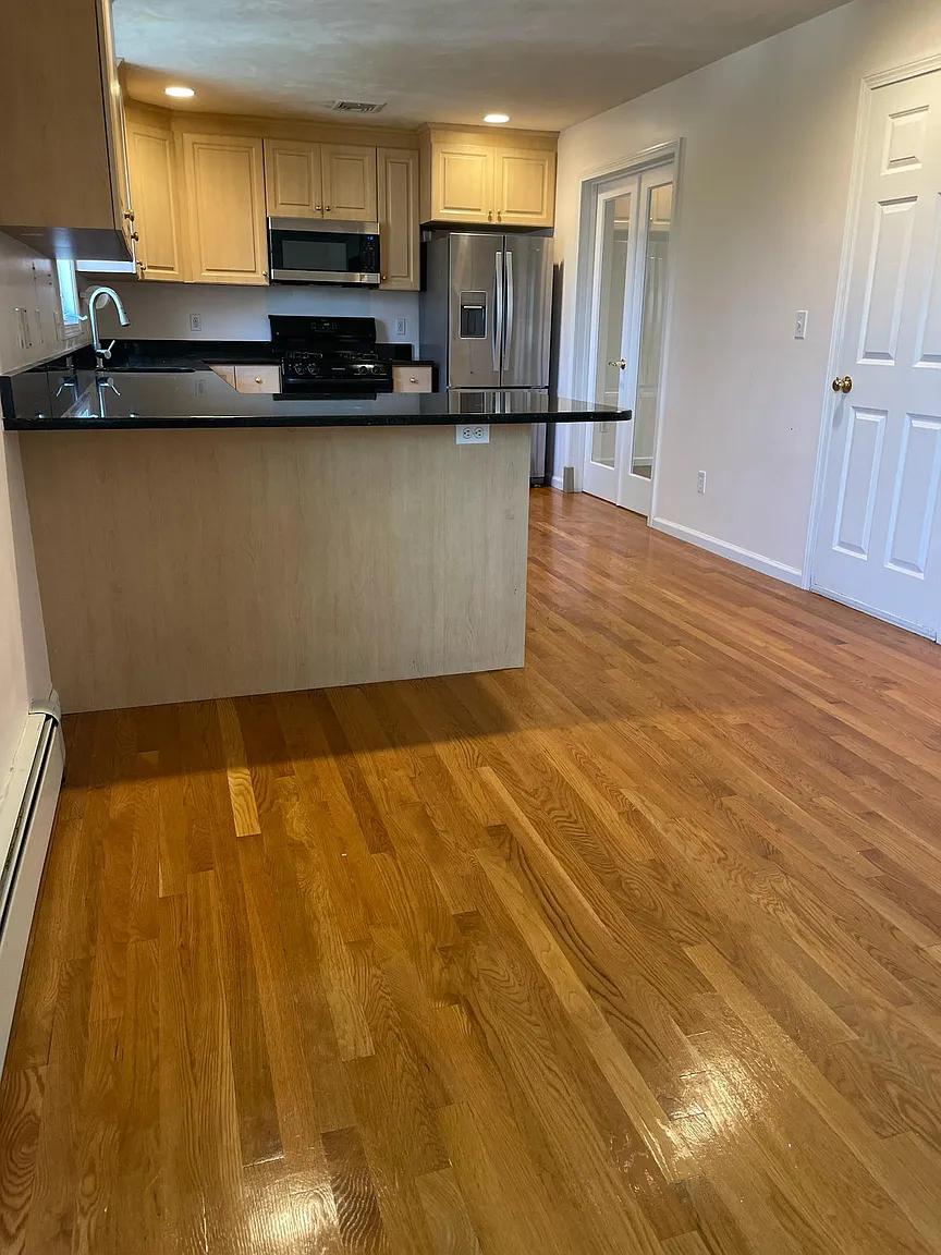 3 bed, 3.5 bath apartment for rent at 6 Mcculloch St Unit 6, Needham — photo 4 of 22