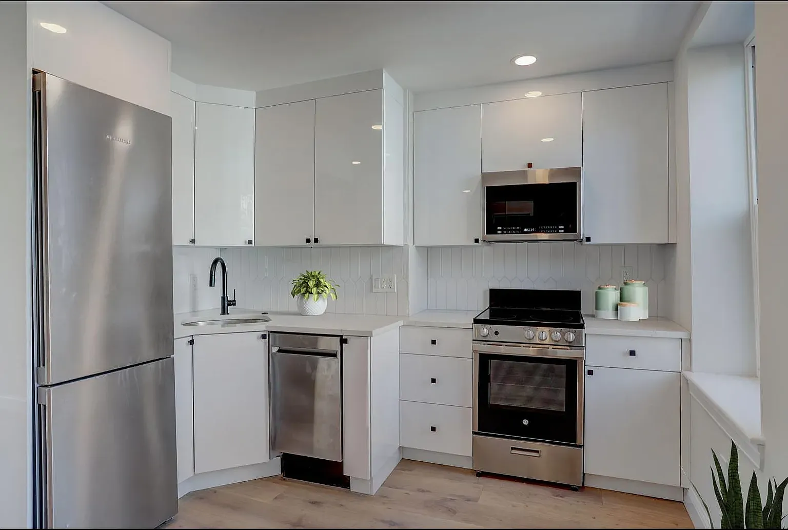 15-19 Bartlett Pl, North End