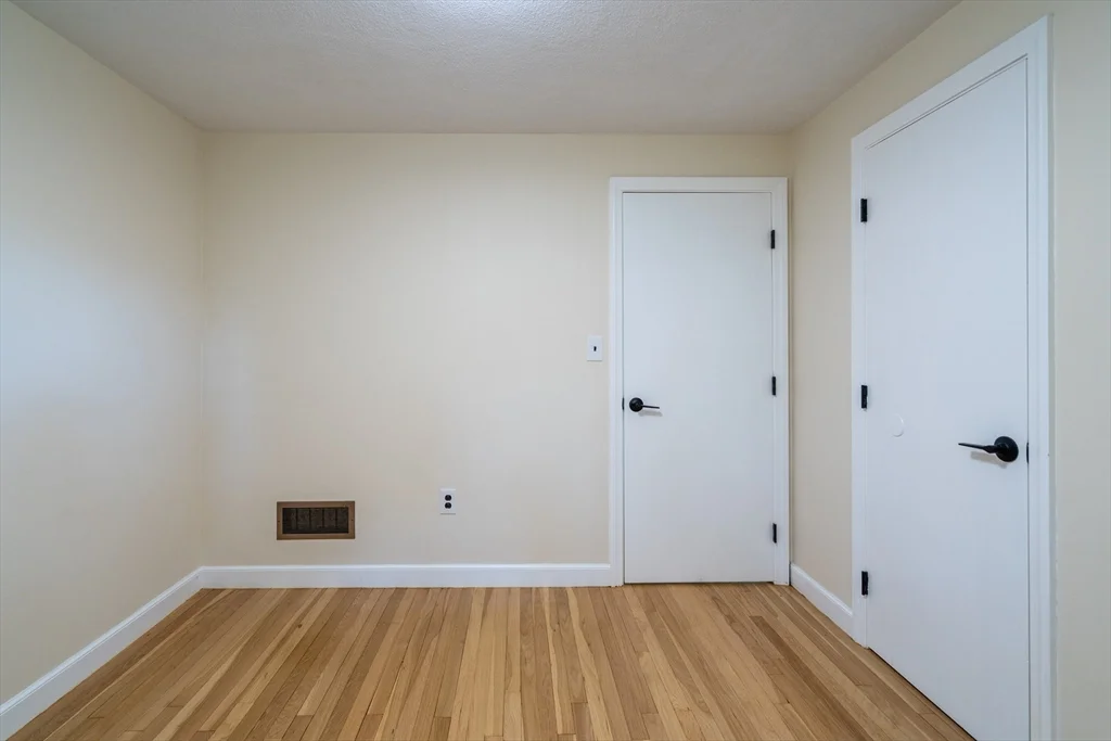 10 Colburn St, Waltham