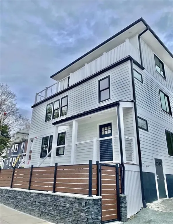 35 Hunnewell Ave, Oak Square