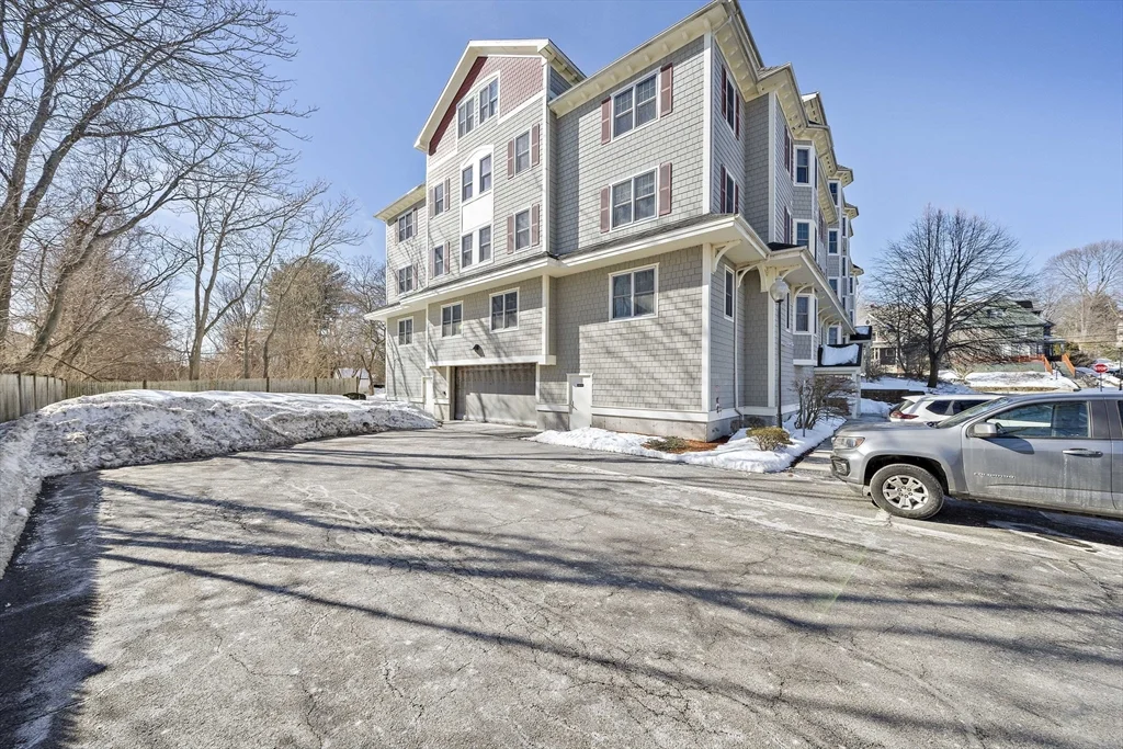 391 Pleasant St, Melrose