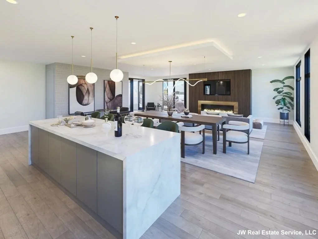 191 Washington St, Brighton