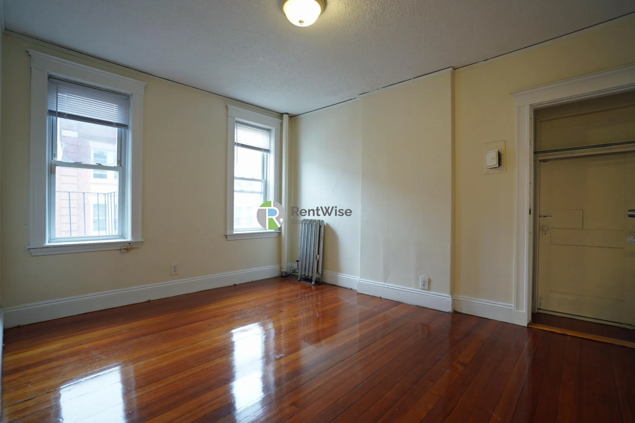 518 Cambridge St, Allston