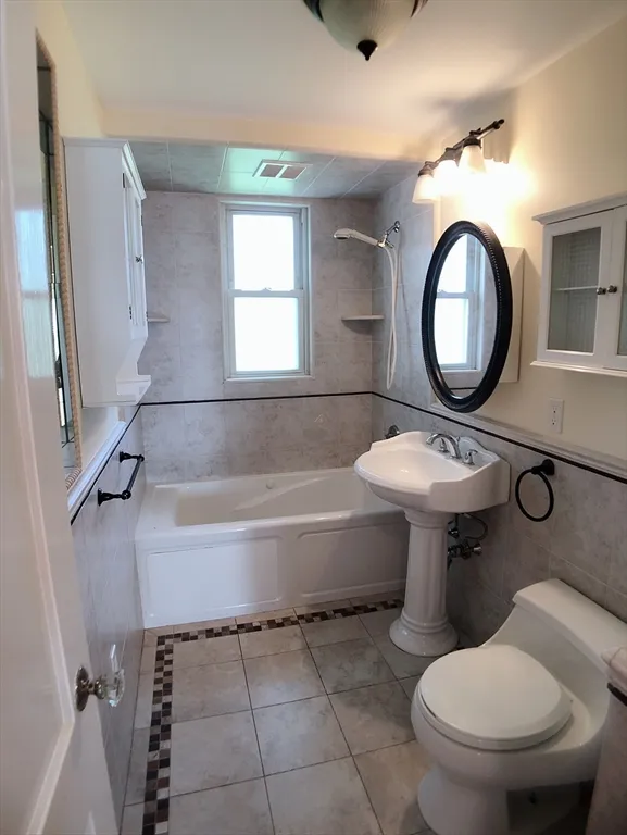 31 Gilbert Rd, Belmont