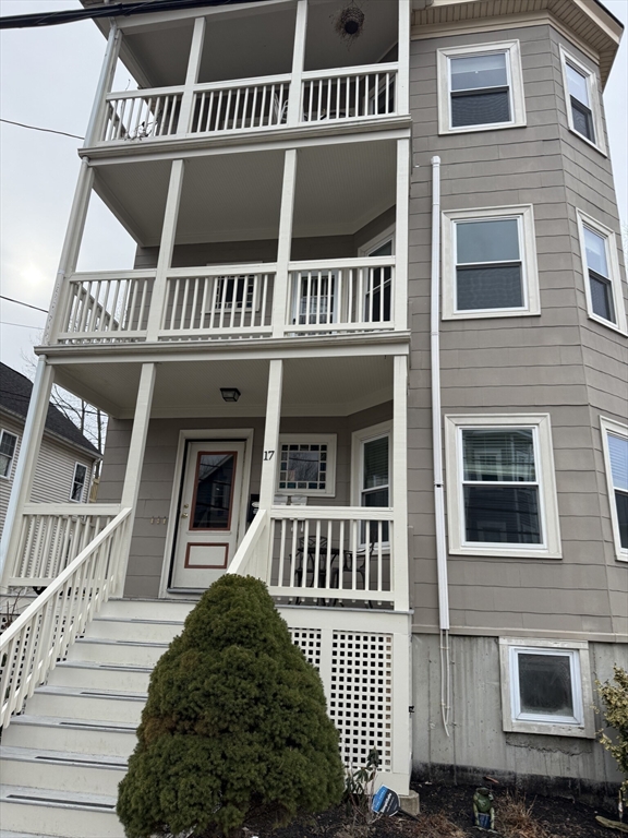 17 Wyvern St, Roslindale