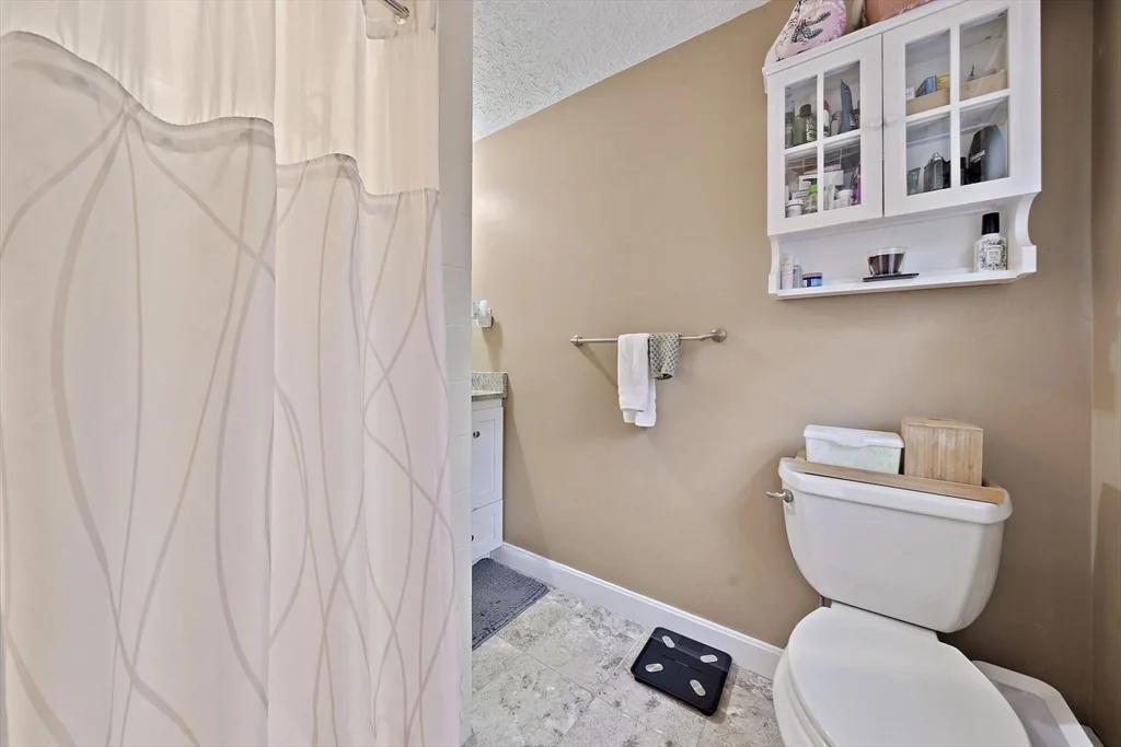 20 Trayer Rd, Canton