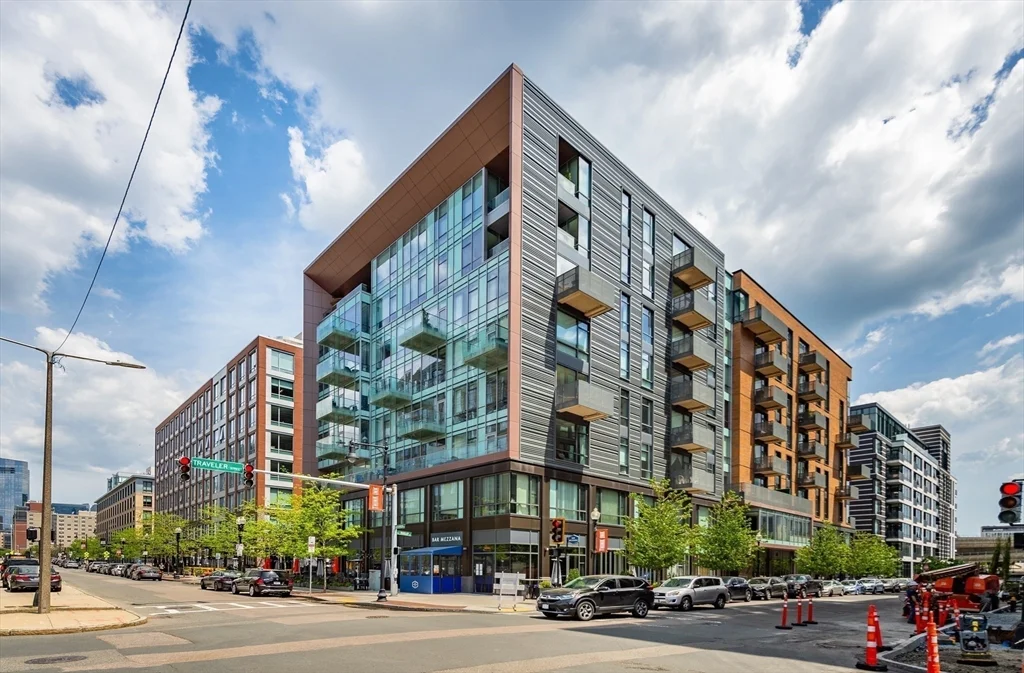 32 Traveler St, South End