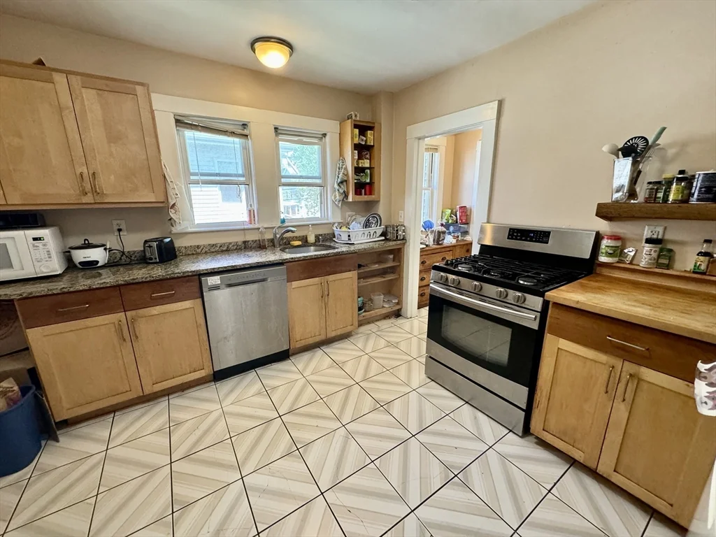 41 Westford St, Allston