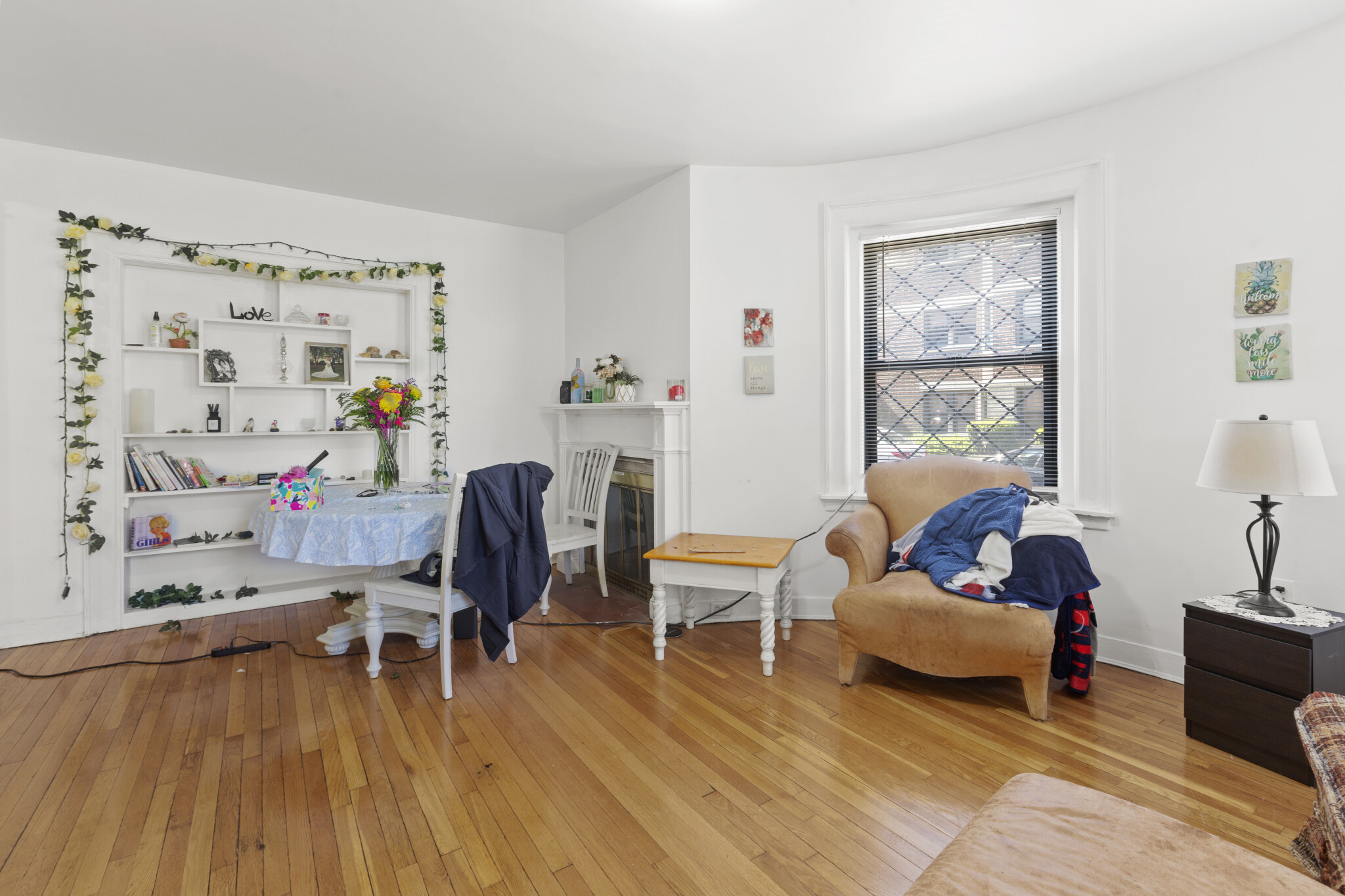 1462 Commonwealth, Brighton