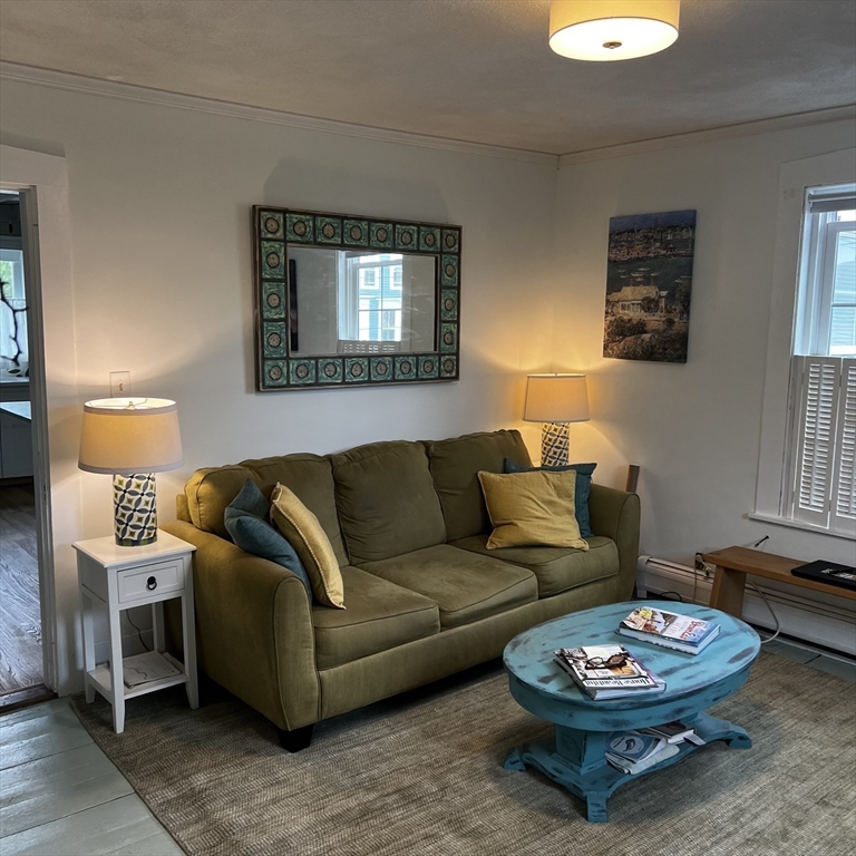 74 Mt Pleasant Av, Gloucester