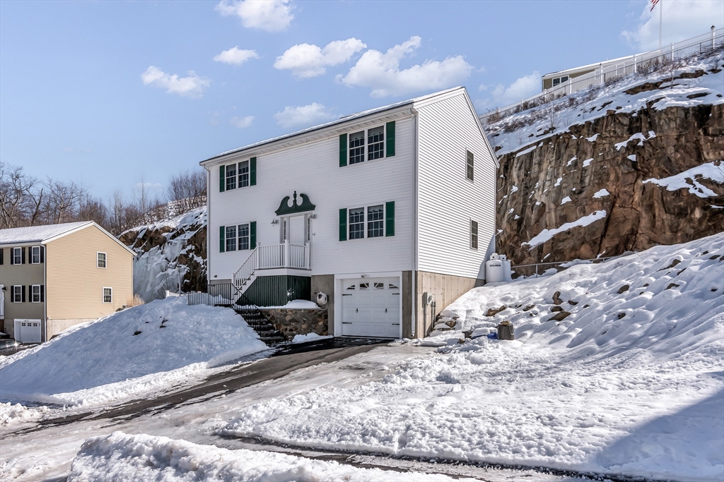 6 Gedney Dr, Peabody