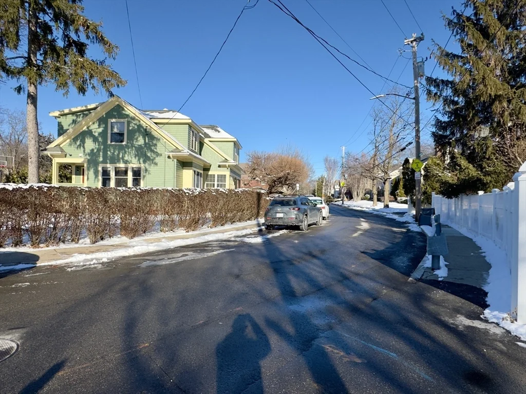 8 Fox Point, Dorchester